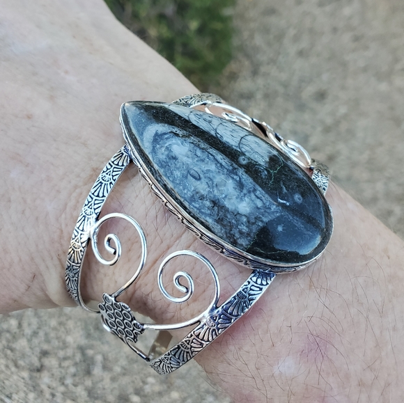New Fossilized Orthoceras 925 Silver Cuff Bracelet. - Picture 7 of 16